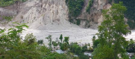 De fortes précipitations lors de l'ouragan "Grace" en août 2021 ont déstabilisé de nombreuses pentes dans le sud du pays. En cas de crue, les rivières charrient une quantité particulièrement importante d'alluvions.