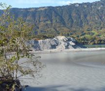 Die Lütschine bringt jährlich tausende Kubikmeter Geschiebe zum Mündungsdelta im Brienzersee. 