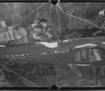 Vue aérienne de 1931 montrant les bancs d'alluvions à l'embouchure de la Vispa et du Baltschiederbach. Les deux zones d'embouchure ont été / seront réaménagées dans le cadre de la 3e correction du Rhône, lot 6.