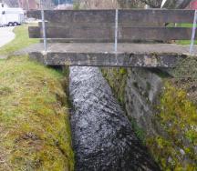 Les nombreux ponts au-dessus du cours d’eau présentent un risque d’obstruction et représentent des points faibles en terme de risque inondation. 